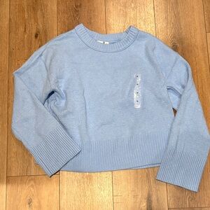 NWT gap women’s light blue medium crewneck sweater